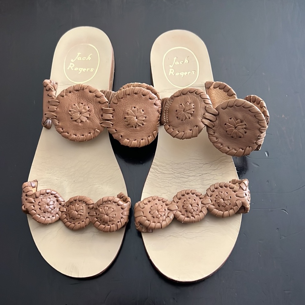 Jack Rogers Lauren style sandal. Brown slip on size 7 women’s shoe.